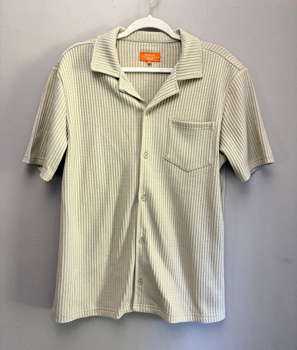 Negative Space Gray Waffle Knit Button-Up Shirt Short Sleeve Men's L (0290)